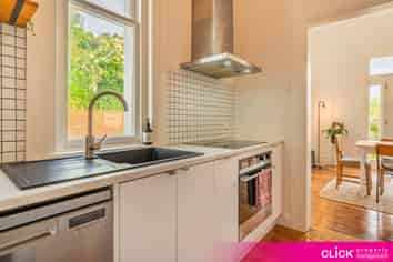 47 Easther Crescent, Kew