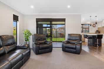 13 Pearl Grove, Ashhurst