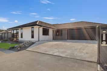 13 Pearl Grove, Ashhurst