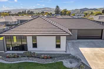 13 Pearl Grove, Ashhurst