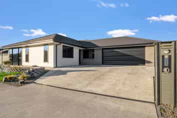13 Pearl Grove, Ashhurst