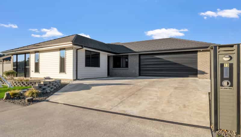 13 Pearl Grove, Ashhurst