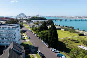 1/18 Cliff Road, Tauranga