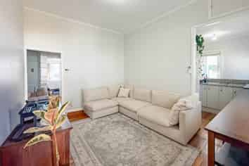 7 Jesmond Terrace, Mount Albert