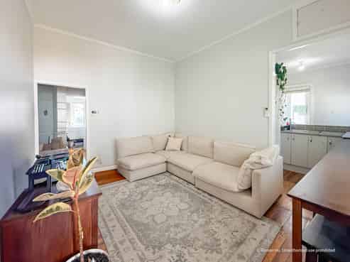 7 Jesmond Terrace, Mount Albert