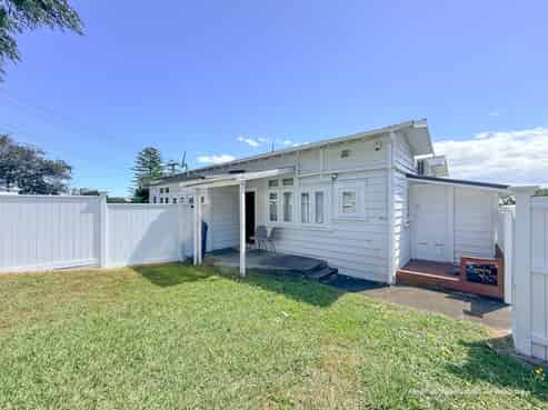 7 Jesmond Terrace, Mount Albert