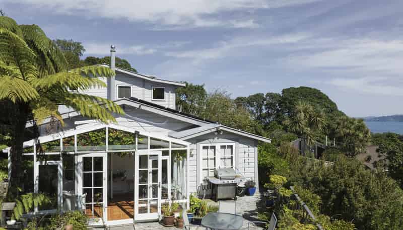 18 Ngaumatau Road, Point Howard, Eastbourne