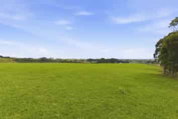 100 Heights Road , Shannon