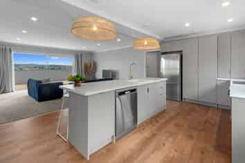 44 Memorial Drive, Parahaki