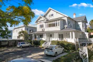 6 Edgerley Avenue, Newmarket