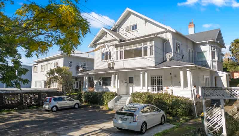 6 Edgerley Avenue, Newmarket