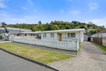 10 George Street, Stokes Valley