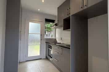 4/63C Owairaka Avenue, Mount Albert