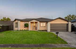 32 Ambleside Drive, Northpark