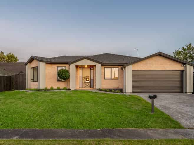 32 Ambleside Drive, Northpark