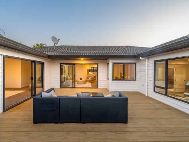 32 Ambleside Drive, Northpark