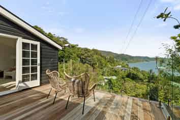 7 Westhill Road, Point Howard