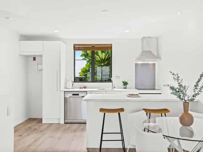 2/25 Rossmay Terrace, Kingsland