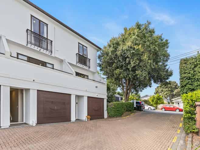 2/25 Rossmay Terrace, Kingsland