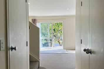 8/86 Fernhill Way, Oteha