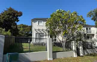 8/86 Fernhill Way, Oteha