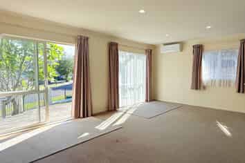 8/86 Fernhill Way, Oteha