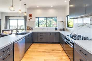 1 Shakespeare Road, Bastia Hill