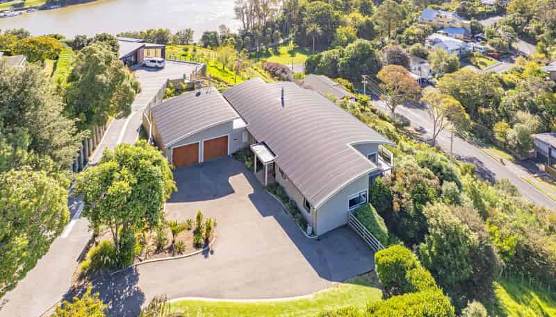 1 Shakespeare Road, Bastia Hill