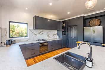 1 Shakespeare Road, Bastia Hill