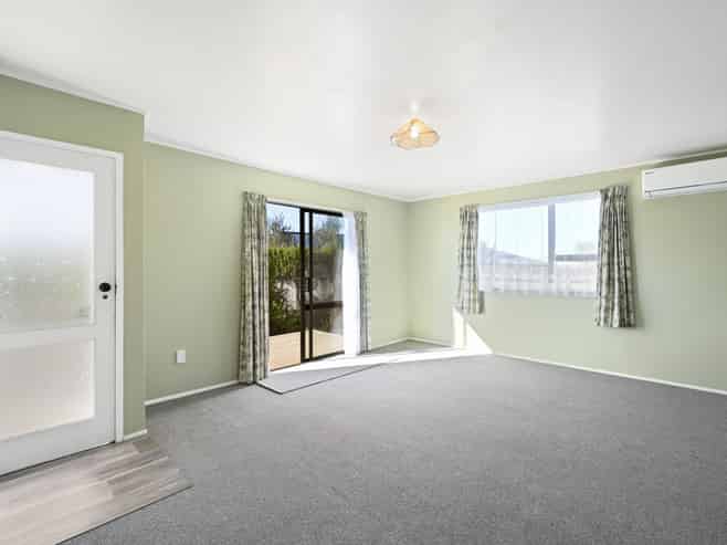 10 Leonard Place, Dinsdale