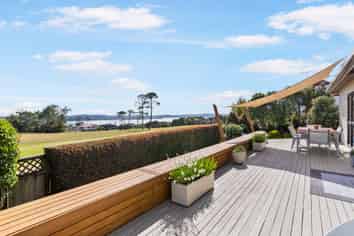 15 Monet Grove, West Harbour