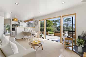 15 Monet Grove, West Harbour