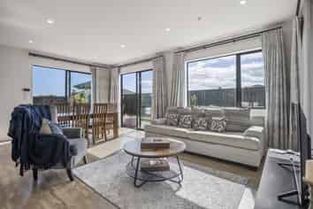 11 Koiora Road, Clarks Beach