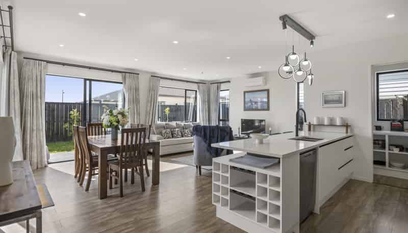 11 Koiora Road, Clarks Beach