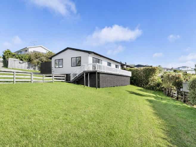 18 Kahurangi Place, Snells Beach