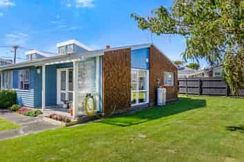 3/2 Alice Street, Alicetown