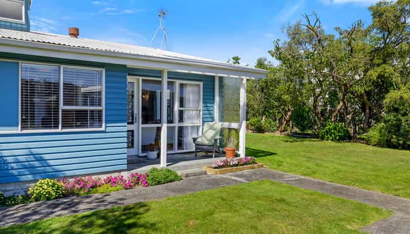 3/2 Alice Street, Alicetown