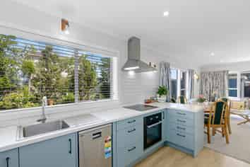 3/2 Alice Street, Alicetown