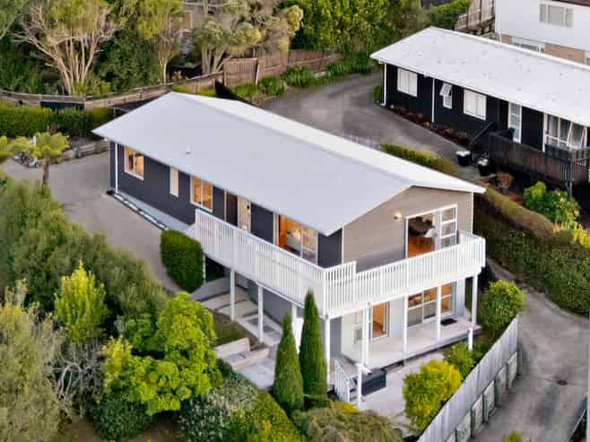 16C Sunnynook Road, Sunnynook