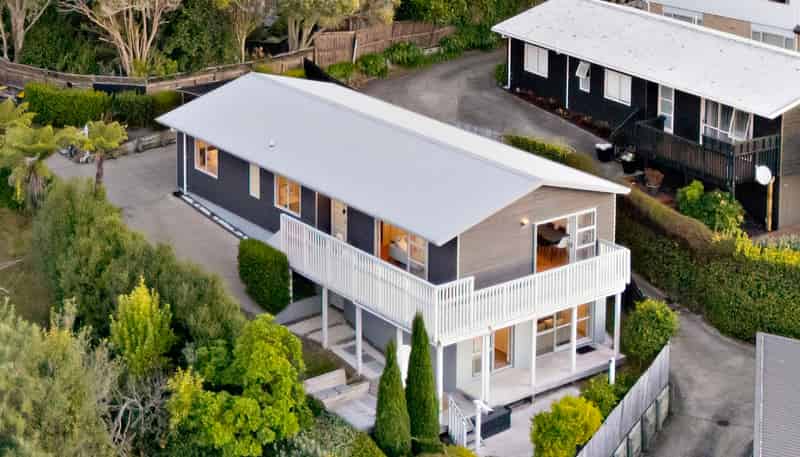 16C Sunnynook Road, Sunnynook