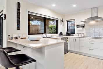 14 March Brown Place, Nukuhau