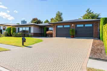 14 March Brown Place, Nukuhau