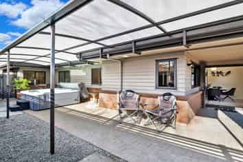 14 March Brown Place, Nukuhau