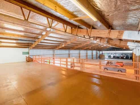 Huge storage/warehouse - massive opportunity