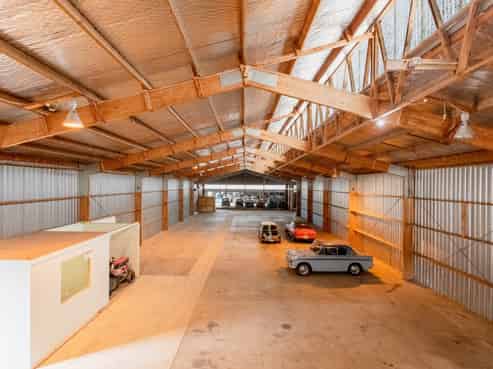 Huge storage/warehouse - massive opportunity