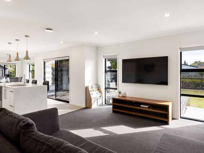 6 Probert Crescent, Chartwell