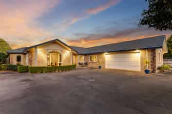 30 Galveston Grove, Totara Park