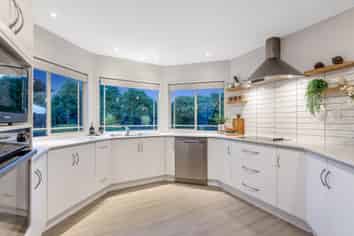 30 Galveston Grove, Totara Park