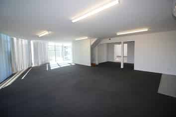 Appealing road front office/warehouse