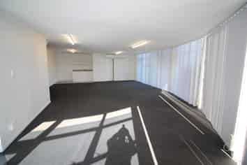 Appealing road front office/warehouse